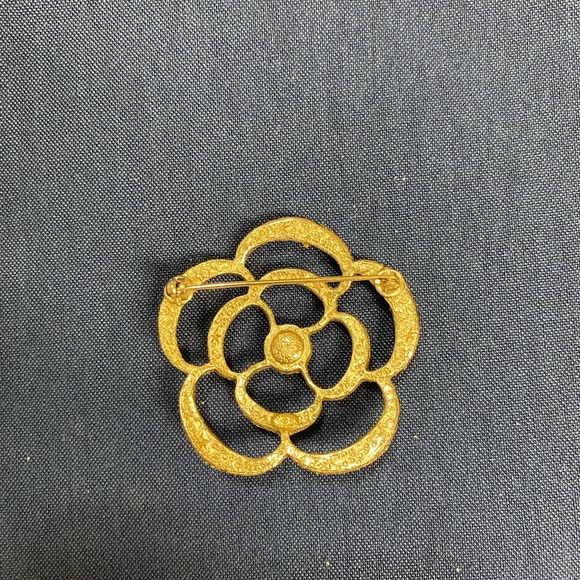 Chanel Brooch Camellia  Pearl Rhinestone Gold - Picture 13 of 17